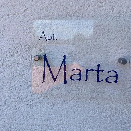 Marta, Laura Apartment