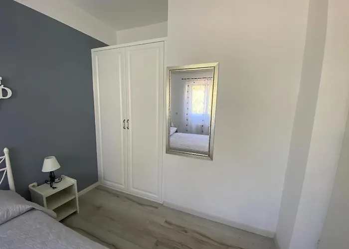 Marta, Laura Apartment *