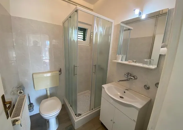 Marta, Laura Apartment Jezera