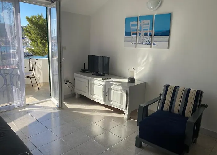 Marta, Laura * Jezera