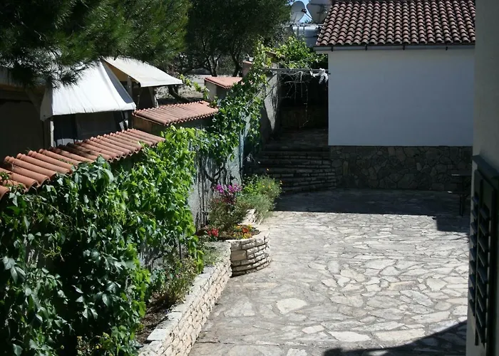 Marta, Laura Apartment Jezera