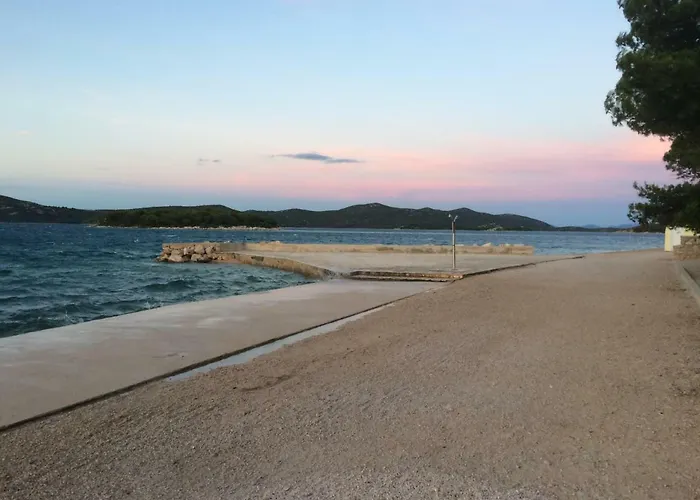 Marta, Laura Apartment